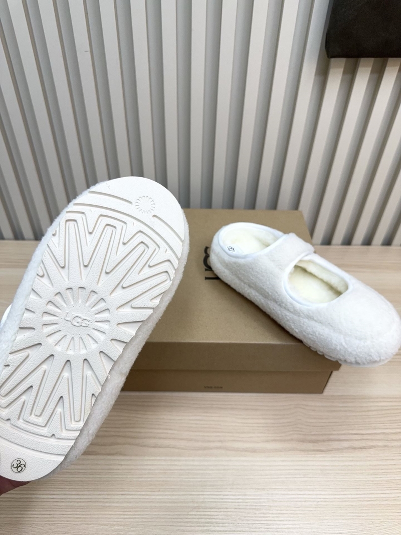 Ugg Flat Shoes